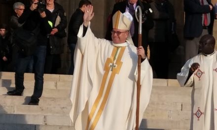 Mgr Benoît Bertrand à la cathédrale de Nantes