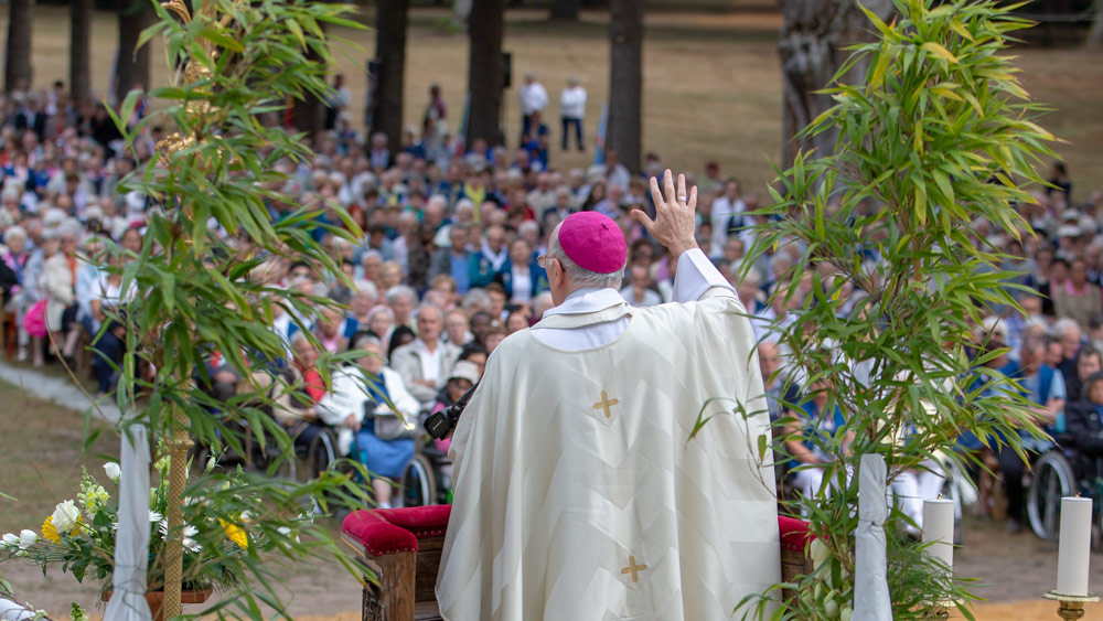 L&rsquo;au revoir de Mgr James