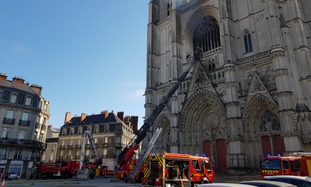 Incendie à la cathédrale Saint-Pierre et Saint-Paul de Nantes
