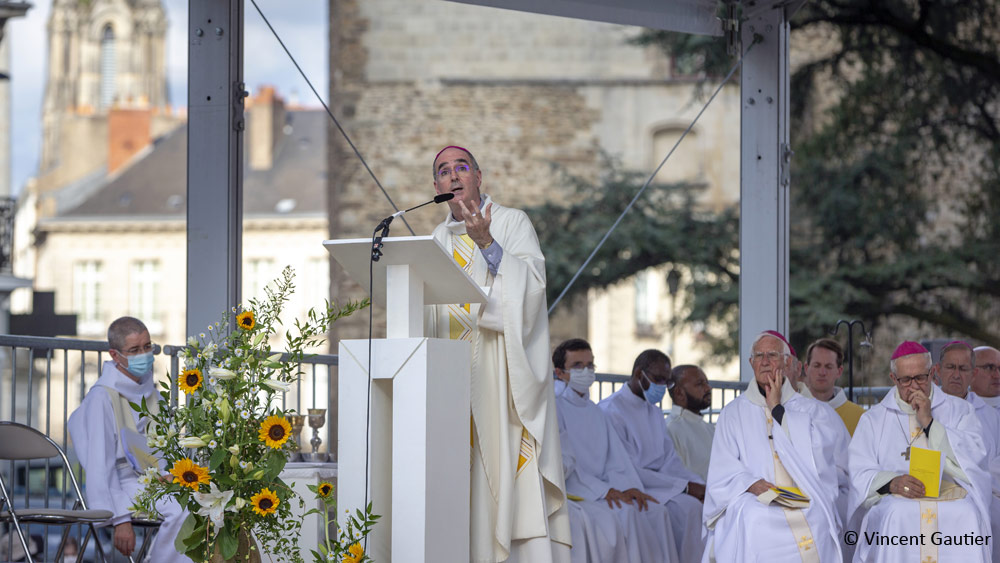 Éditorial de Mgr Laurent Percerou