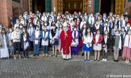 63 adultes confirmés à la Pentecôte