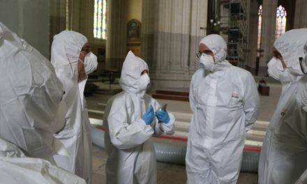 Mgr Percerou visite la cathédrale