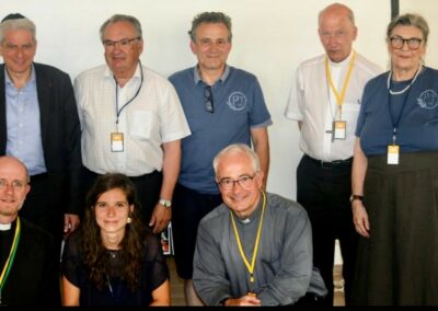 Rabbin Moché Lewin (en haut à gauche) et des intervenants chétiens