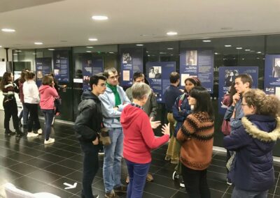 Visite de l'expo par les jeunes de l'Aumônerie des étudiants