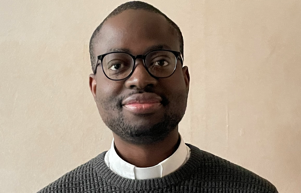 Le père Attoubou, vendredi à l&rsquo;UCO d&rsquo;Angers