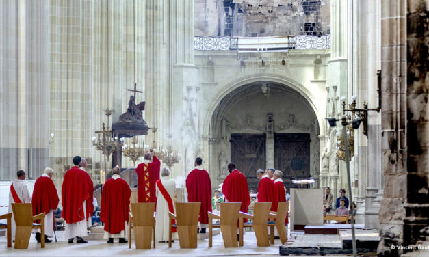 Première messe de Mgr Percerou dans sa cathédrale