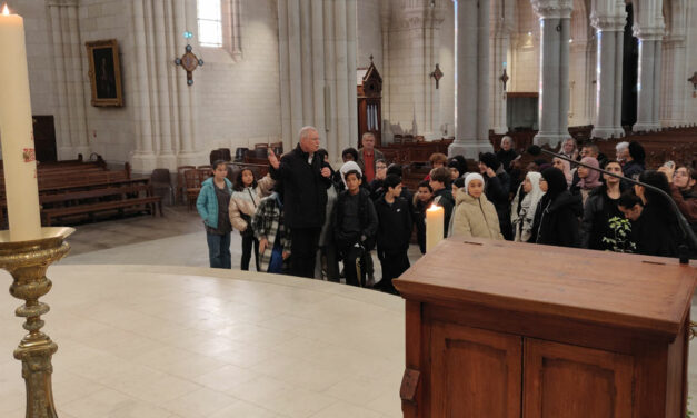 Quarante collégiens du collège Al-Bader à la basilique Saint Donatien