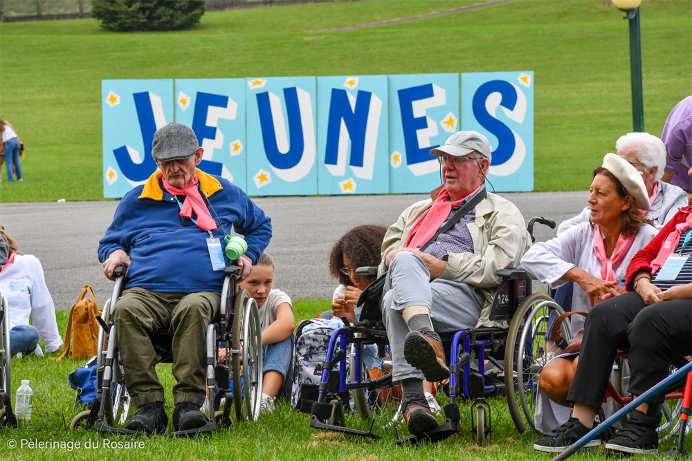 Quelques heures par an pour participer, avec les dominicains, à la préparation du Pèlerinage du Rosaire.