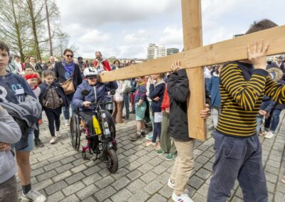 20240329_chemin-de-croix-ville-paroisse-sainte-madeleine (38)