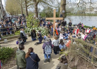 20240329_chemin-de-croix-ville-paroisse-sainte-madeleine (42)