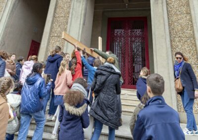 20240329_chemin-de-croix-ville-paroisse-sainte-madeleine (57)
