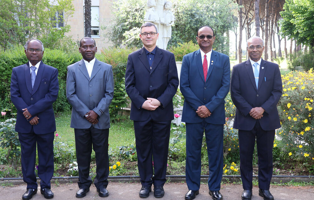 Le nouveau conseil général des Frères de Saint-Gabriel