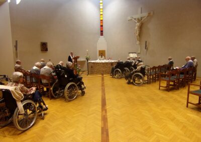 Messe avec le père Sébastien de Groulard, Vicaire général