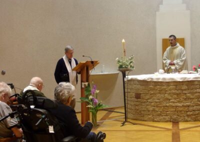 Messe avec le père Sébastien de Groulard, Vicaire général