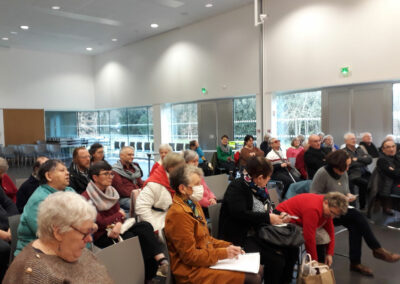 Une assemblée à l'écoute